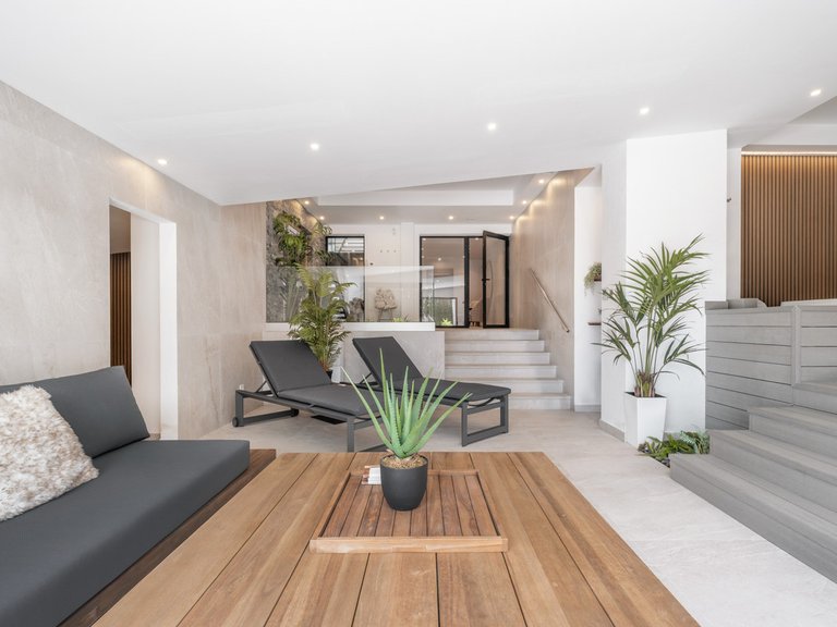Villa for Sale in El Paraiso, Malaga 32