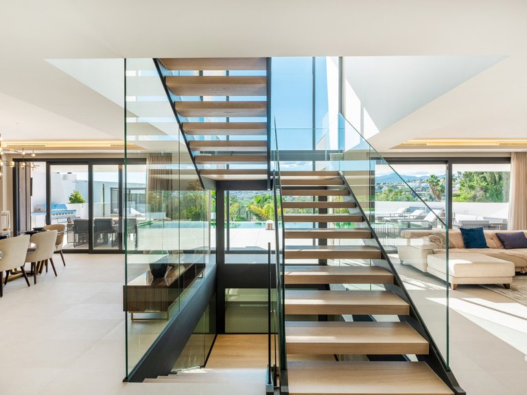 Villa for Sale in El Paraiso, Malaga 34