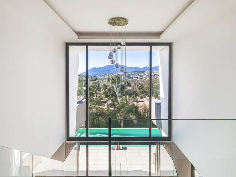 Villa for Sale in El Paraiso, Malaga 4