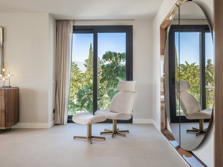 Villa for Sale in El Paraiso, Malaga 9