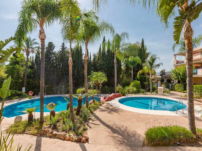 Apartment for Sale in Nueva Andalucía, Malaga 1