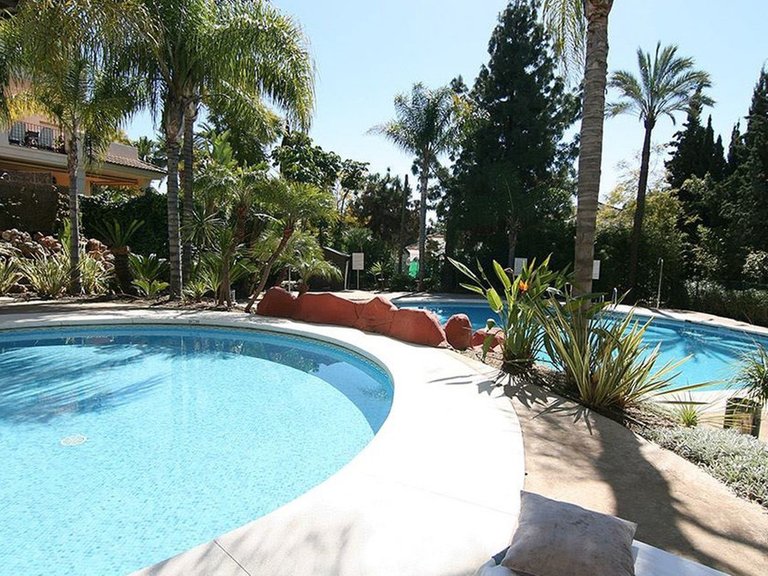 Apartment for Sale in Nueva Andalucía, Malaga 2
