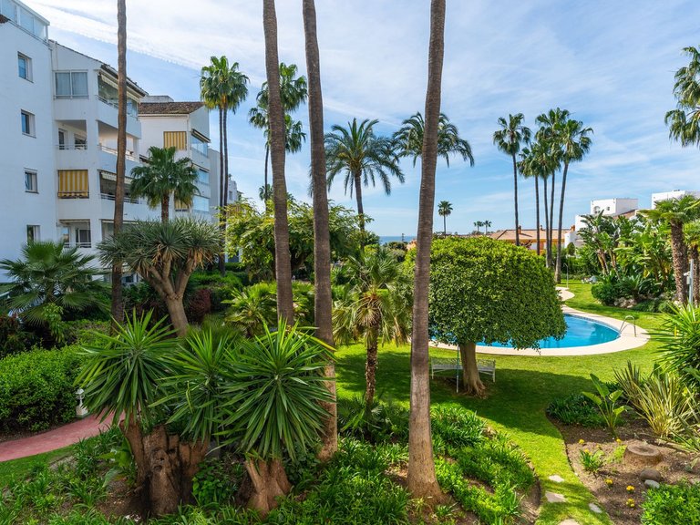 Apartment for Sale in Atalaya, Malaga 1