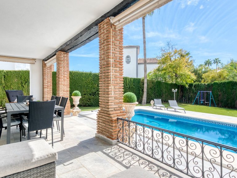 Villa for Sale in Calahonda, Malaga 11
