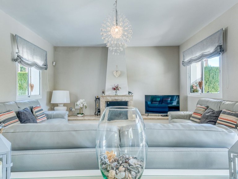 Villa for Sale in Calahonda, Malaga 15
