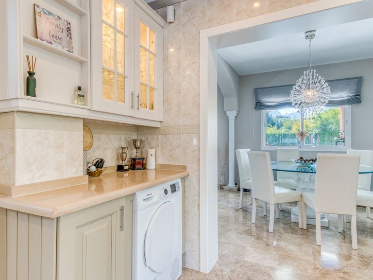Villa for Sale in Calahonda, Malaga 19