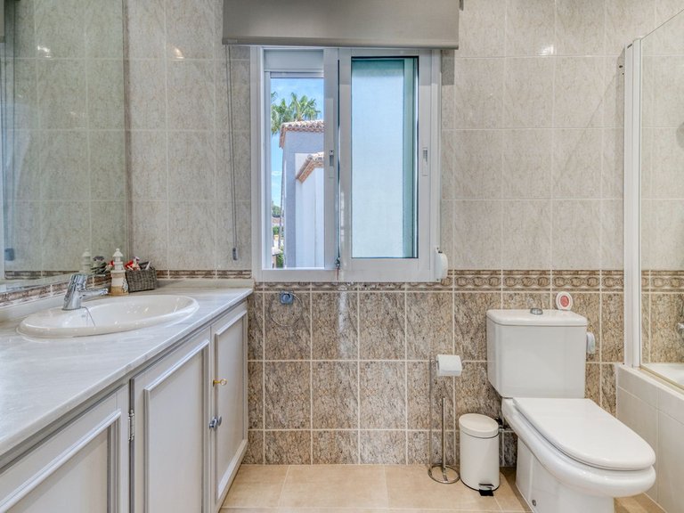 Villa for Sale in Calahonda, Malaga 30