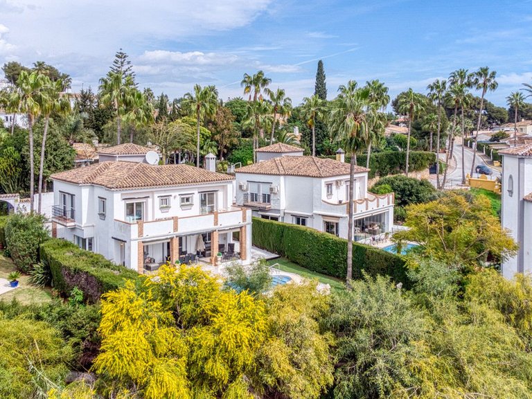 Villa for Sale in Calahonda, Malaga 32