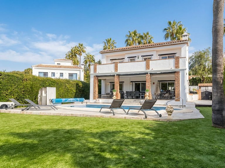 Villa for Sale in Calahonda, Malaga 33