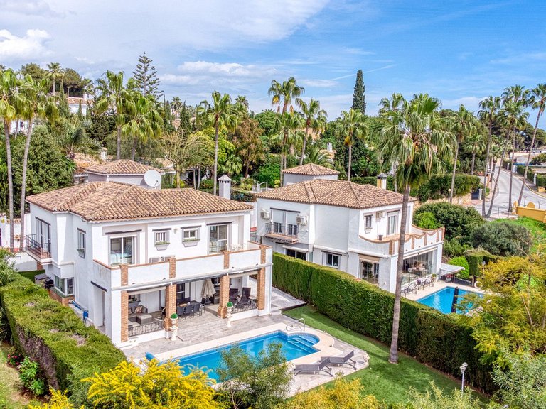 Villa for Sale in Calahonda, Malaga 4