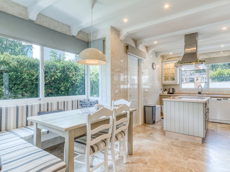 Villa for Sale in Calahonda, Malaga 7