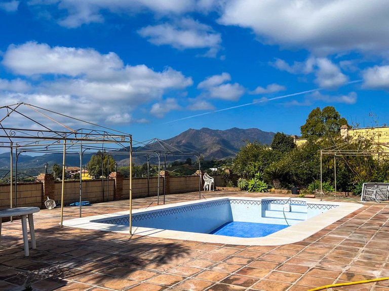 Villa for Sale in Valtocado, Malaga 8
