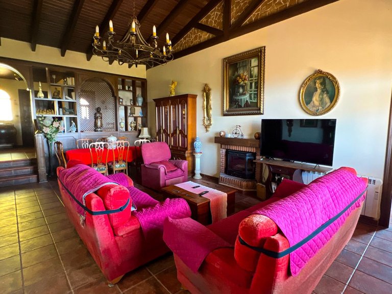 Villa for Sale in Valtocado, Malaga 9