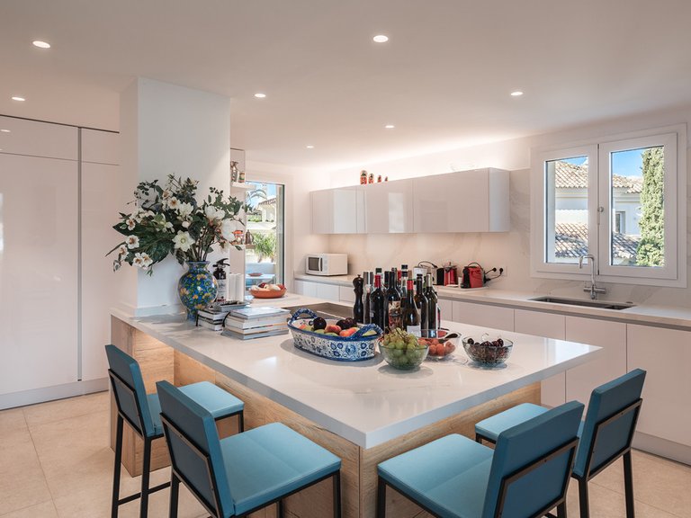 Apartment for Sale in Nueva Andalucía, Malaga 10