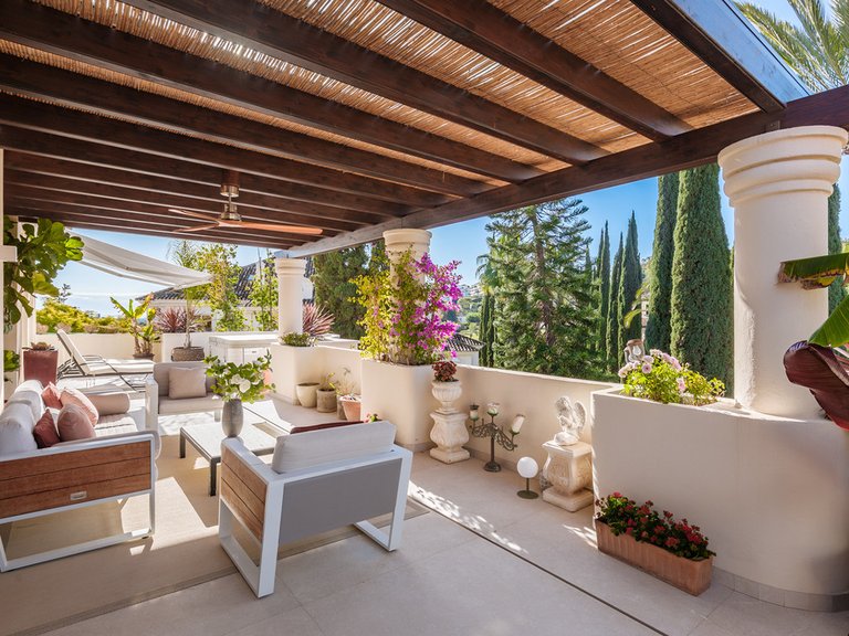 Apartment for Sale in Nueva Andalucía, Malaga 2