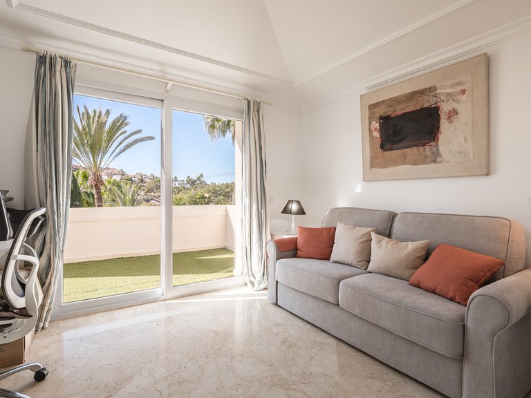 Apartment for Sale in Nueva Andalucía, Malaga 20