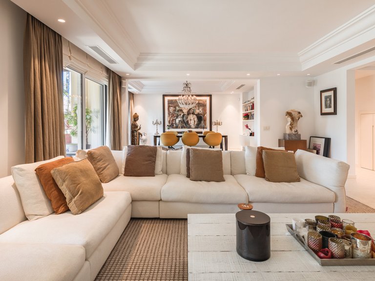 Apartment for Sale in Nueva Andalucía, Malaga 23