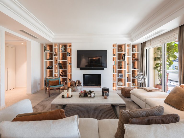Apartment for Sale in Nueva Andalucía, Malaga 24