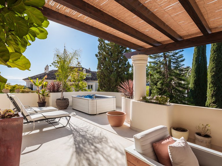 Apartment for Sale in Nueva Andalucía, Malaga 27