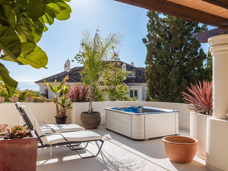 Apartment for Sale in Nueva Andalucía, Malaga 30