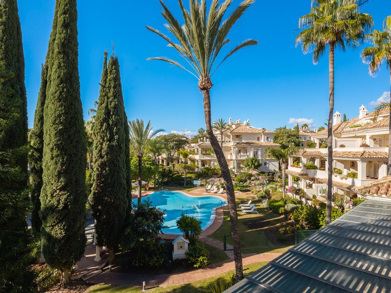 Apartment for Sale in Nueva Andalucía, Malaga 32
