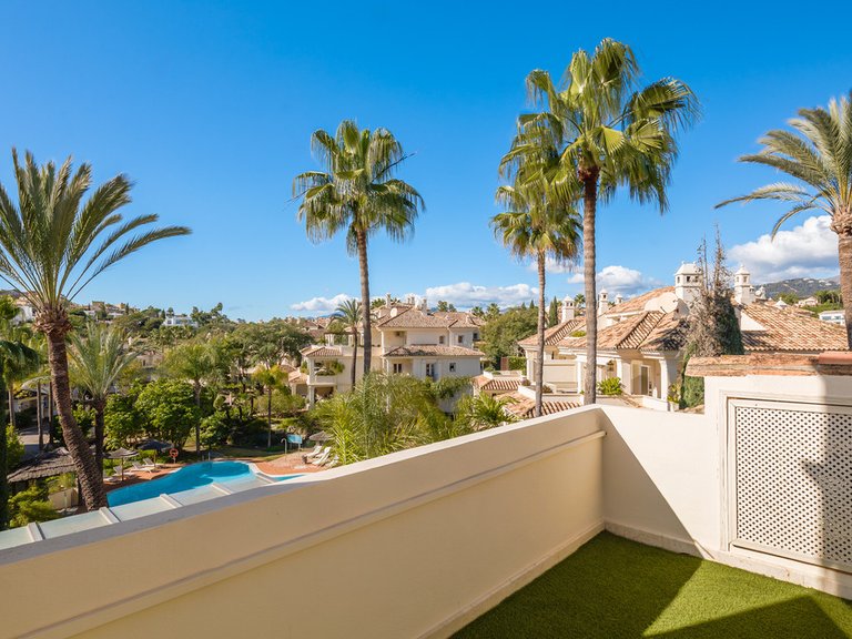 Apartment for Sale in Nueva Andalucía, Malaga 42