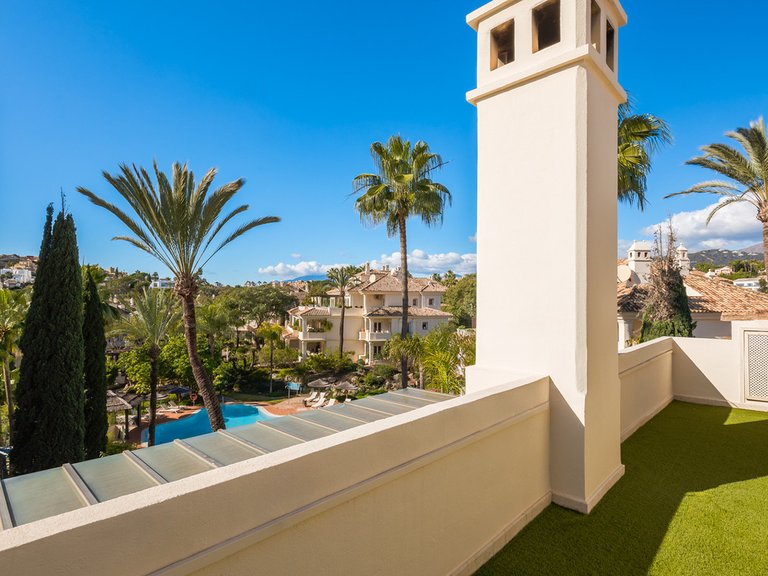 Apartment for Sale in Nueva Andalucía, Malaga 44
