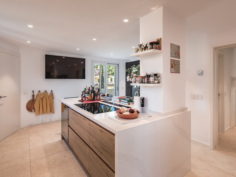 Apartment for Sale in Nueva Andalucía, Malaga 8