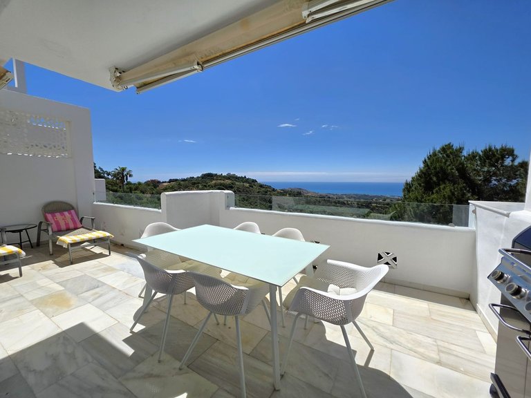 Apartment for Sale in La Mairena, Malaga 1