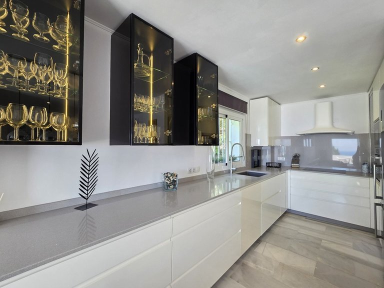 Apartment for Sale in La Mairena, Malaga 6
