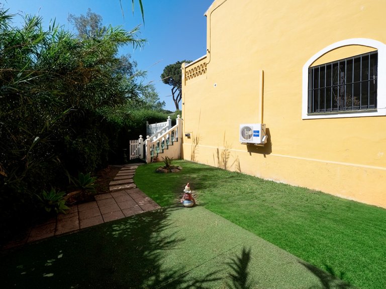 Villa for Sale in Calahonda, Malaga 30