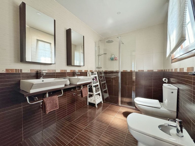 Villa for Sale in Sierrezuela, Malaga 14