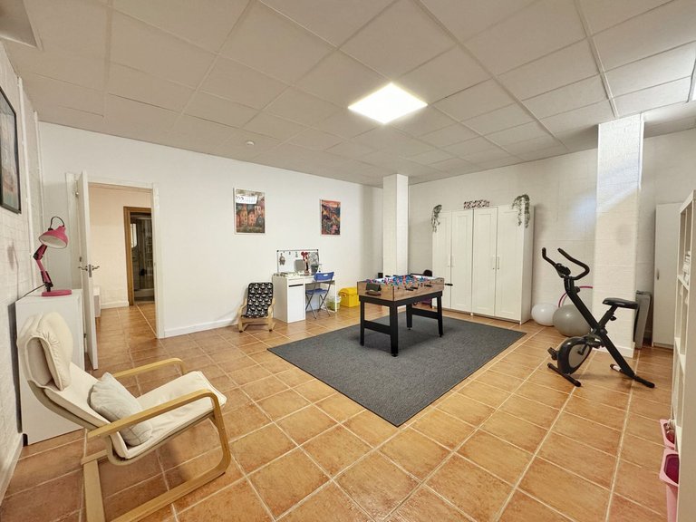Villa for Sale in Sierrezuela, Malaga 25