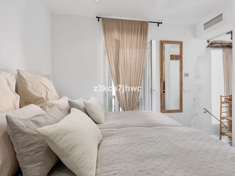 Villa for Sale in Estepona, Malaga 10