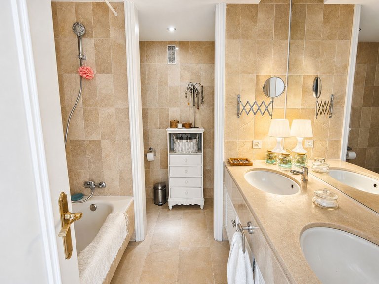 Apartment for Sale in La Duquesa, Malaga 11