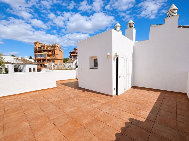 Villa for Sale in La Duquesa, Malaga 2