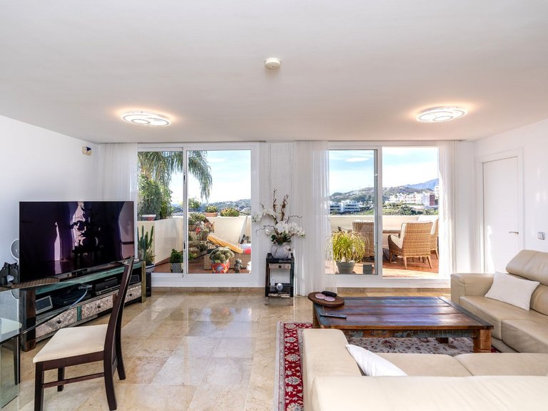 Apartment for Sale in Los Arqueros, Malaga 15