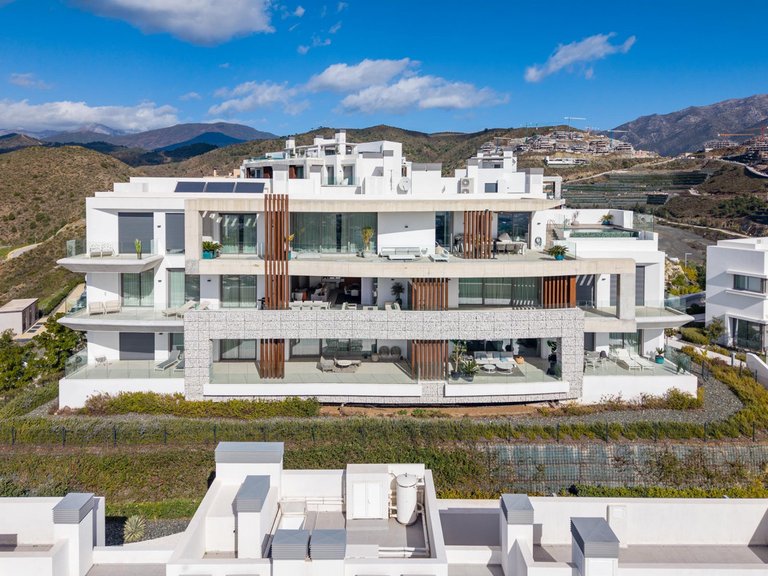 Apartment for Sale in Benahavís, Malaga 4