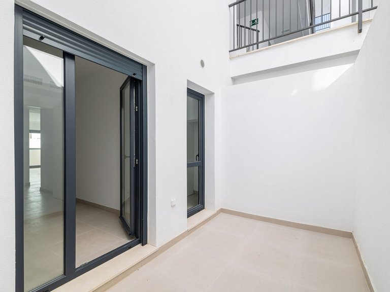 Apartment for Sale in Las Lagunas, Malaga 10
