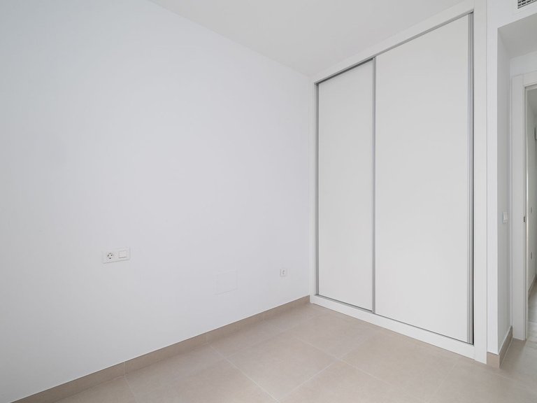 Apartment for Sale in Las Lagunas, Malaga 17