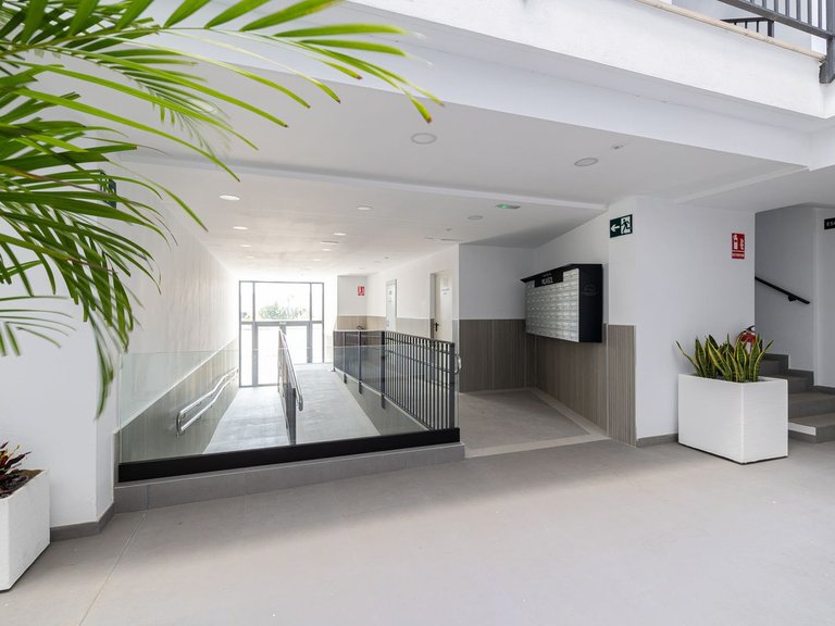 Apartment for Sale in Las Lagunas, Malaga 3