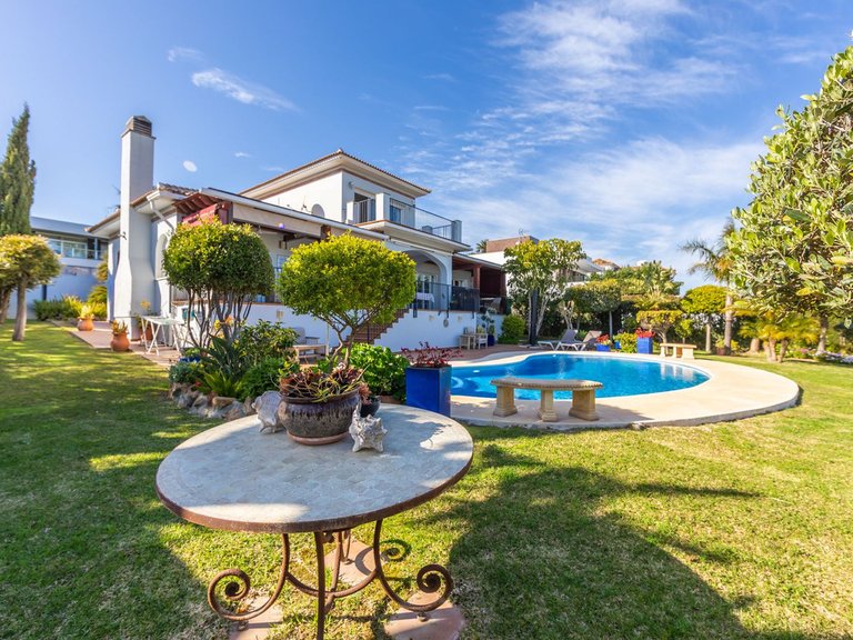 Villa for Sale in La Duquesa, Malaga 1