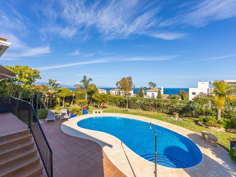 Villa for Sale in La Duquesa, Malaga 25