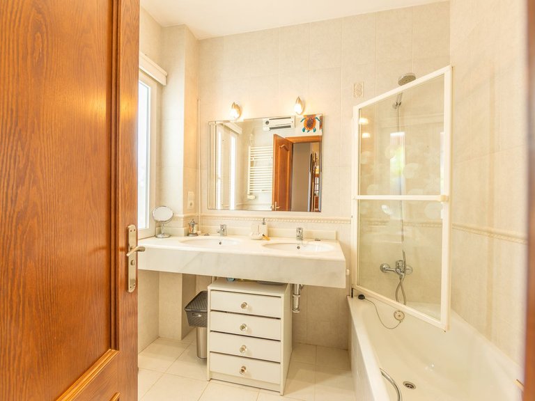 Villa for Sale in La Duquesa, Malaga 33