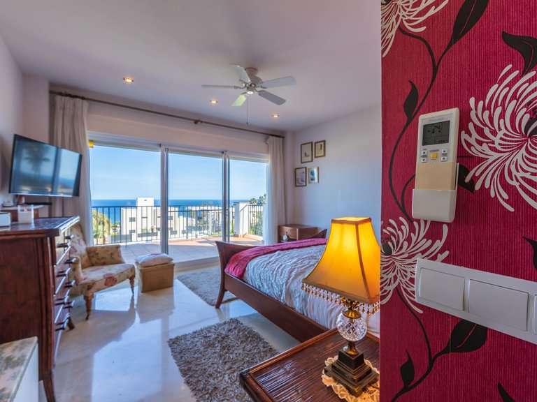 Villa for Sale in La Duquesa, Malaga 38