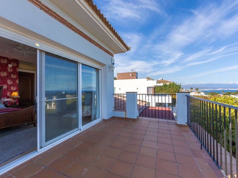 Villa for Sale in La Duquesa, Malaga 41