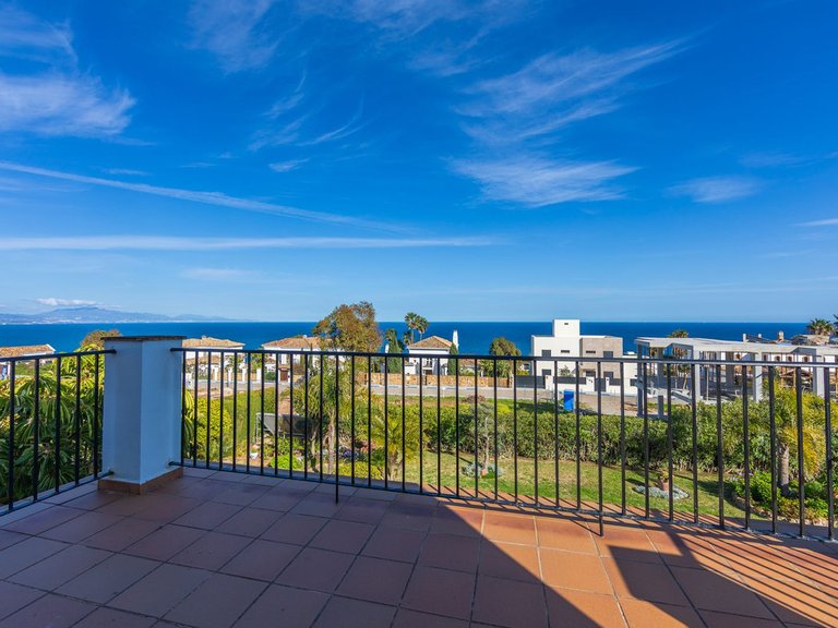 Villa for Sale in La Duquesa, Malaga 43