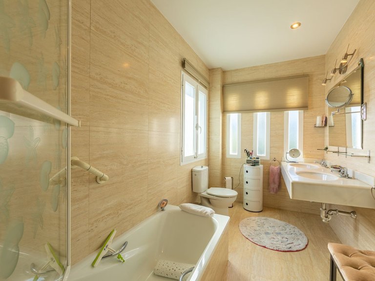 Villa for Sale in La Duquesa, Malaga 49