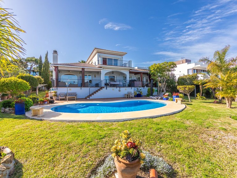 Villa for Sale in La Duquesa, Malaga 56