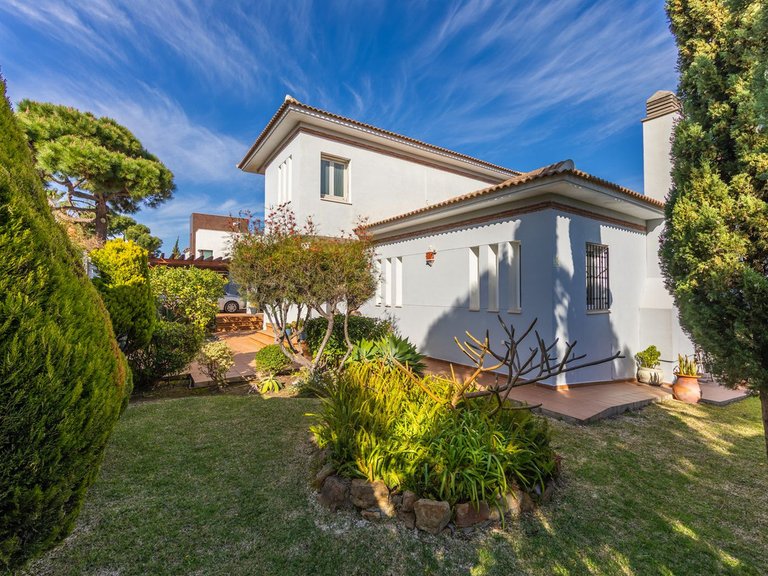 Villa for Sale in La Duquesa, Malaga 61